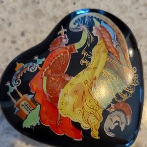 VINTAGE FRANKLIN MINT 1988 HEART SHAPE TRINKET MUSICAL BOX CONDITION